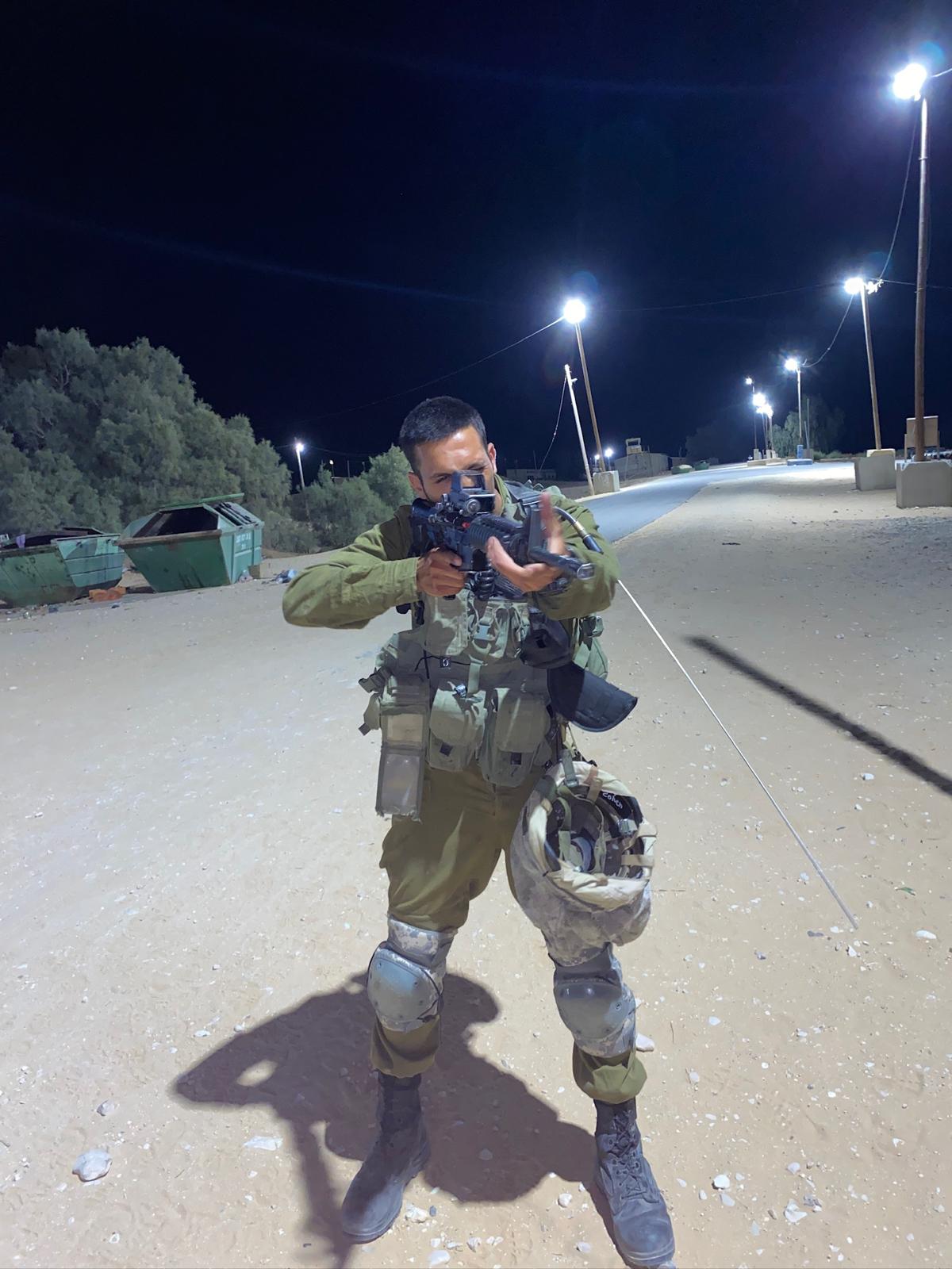 עמרי כהן על ציוד